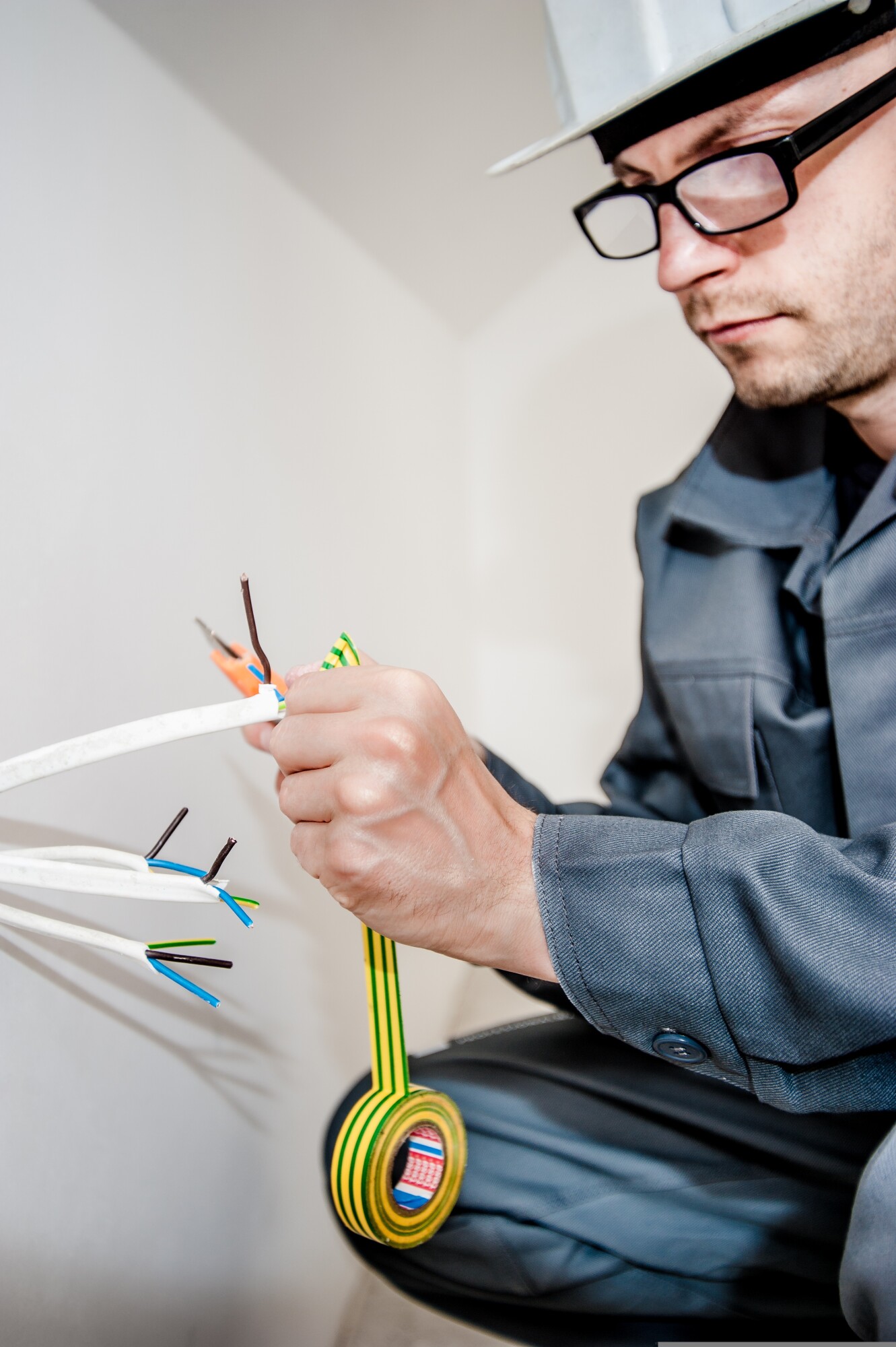 When and Why You Might Need An Emergency Electrician